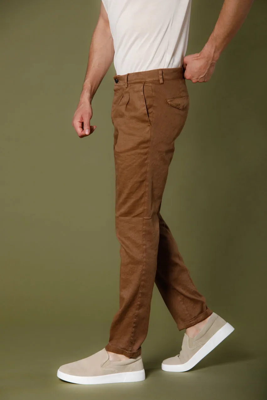 Amalfi 2 Pinces pantalone chino uomo in twill di lino e cotone carrot fit