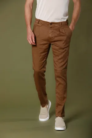 Amalfi 2 Pinces pantalone chino uomo in twill di lino e cotone carrot fit